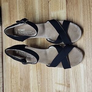 Toms Black Wedges